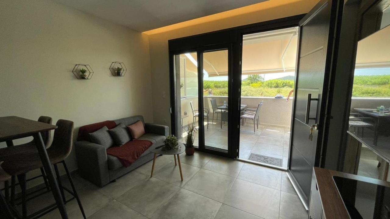 Thalassa Apartment Nea Peramos  Exterior photo